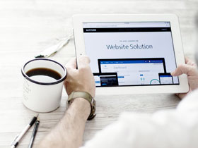 解决background-attachment: fixed不支持iOS